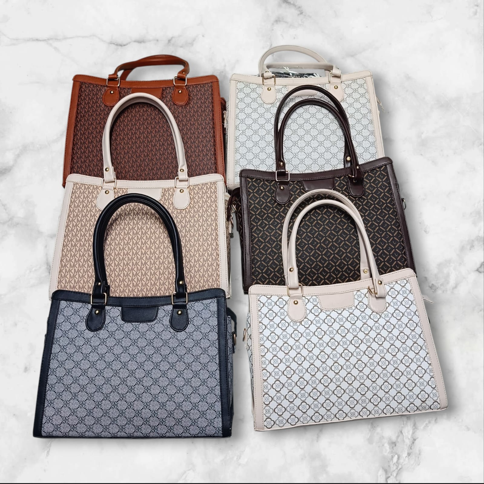 Women's beige shopper bag with laptop case